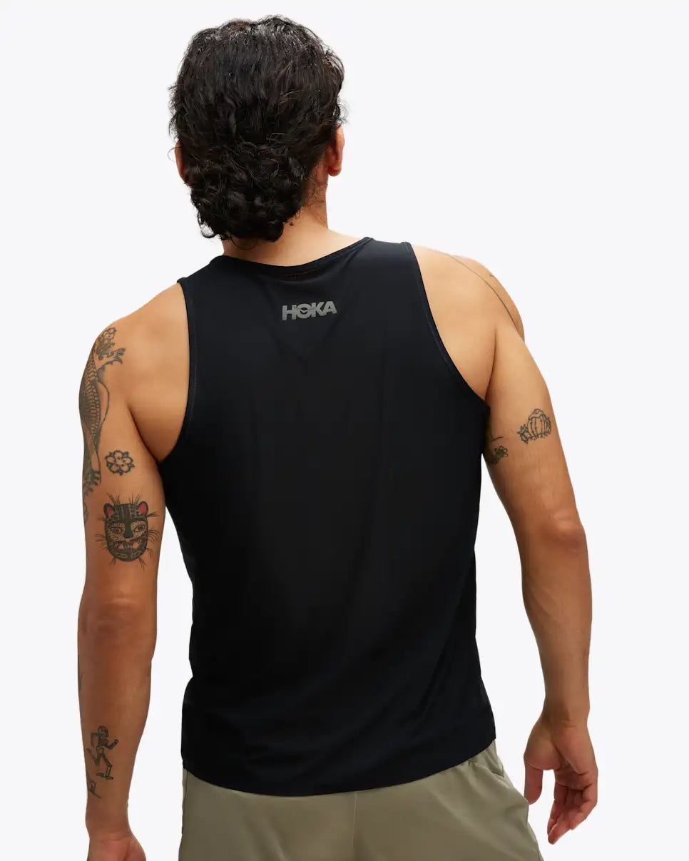 Camiseta de tirantes Hoka para hombre, ideal para el día de la carrera |